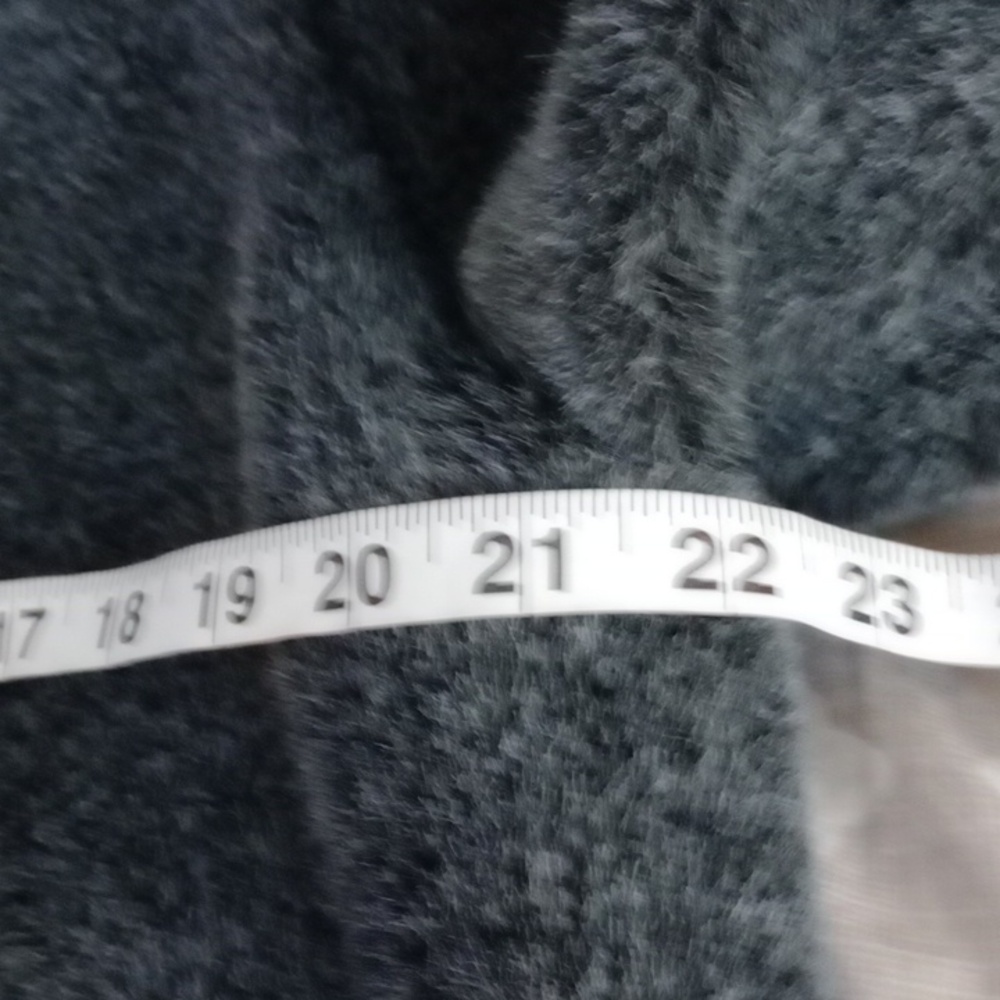 Ultra fur faux fur  grey wool coat size medium - Picture 10 of 11